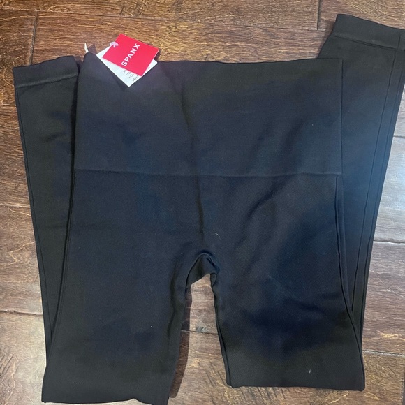 SPANX Pants - Spanx Look At Me Now Very Black Leggings. NWT